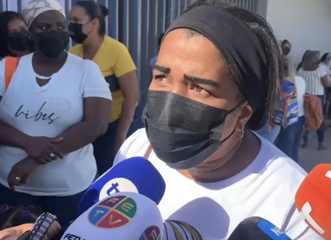 Noticia Radio Panamá | Madres de familia de la Escuela Ernesto T. Lefevre denuncian que no han recibido los uniformes, los pagaron en noviembre