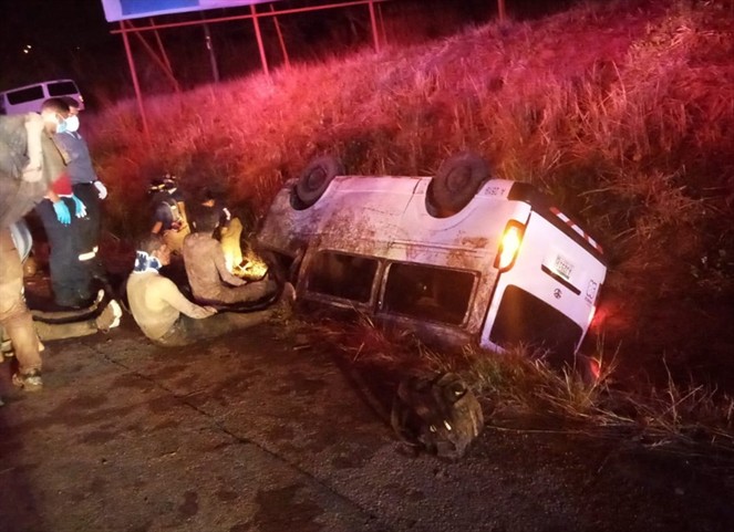 Noticia Radio Panamá | Accidente en la autopista Arraiján-La Chorrera deja una víctima fatal y 14 heridos