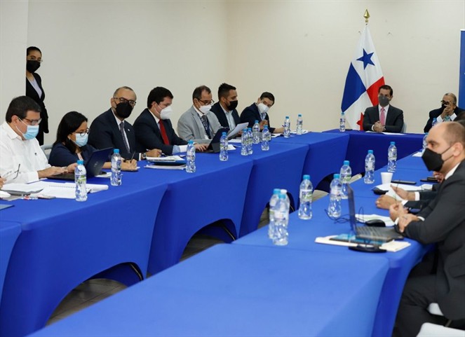 Noticia Radio Panamá | El 50% de las propuestas para la reactivación económica ya fueron aprobadas por la Comisión Público-Privada