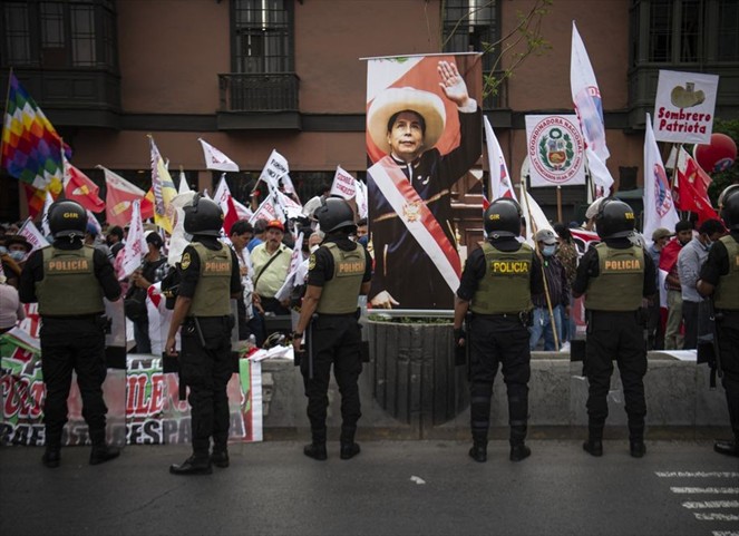 Featured image for “Presidente Pedro Castillo se salva de ser destituido por el Congreso de Perú”