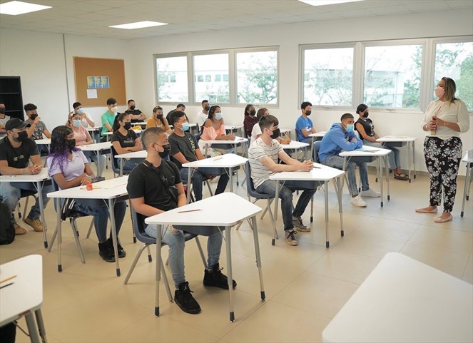 Noticia Radio Panamá | Más de 600 estudiantes acudieron al ITSE para aplicar a la prueba de admisión