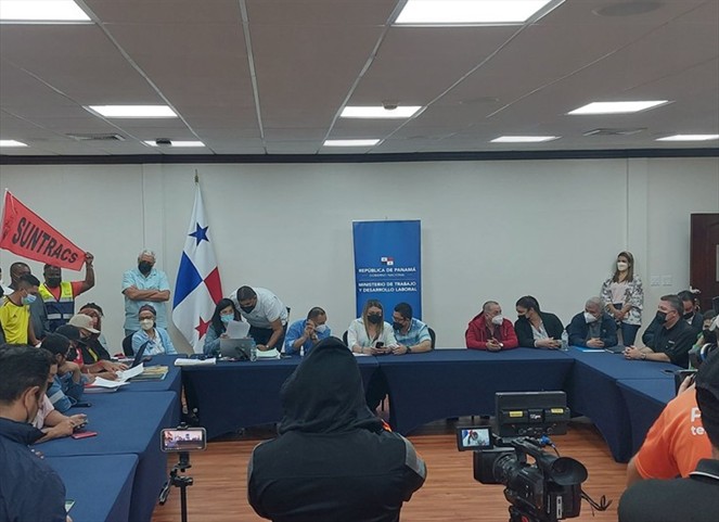 Noticia Radio Panamá | ¡Humo blanco! Suntracs y Capac firman acuerdo de ajuste salarial y se cancela la huelga nacional