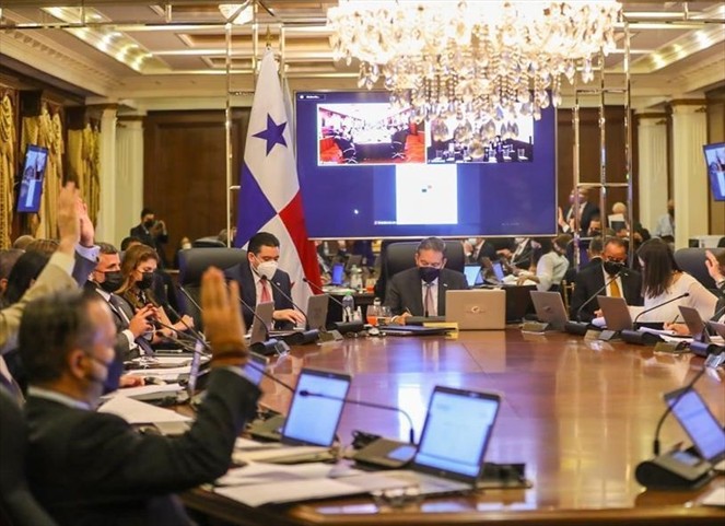 Noticia Radio Panamá | Presidente Cortizo sanciona ley para la transformación digital de la educación