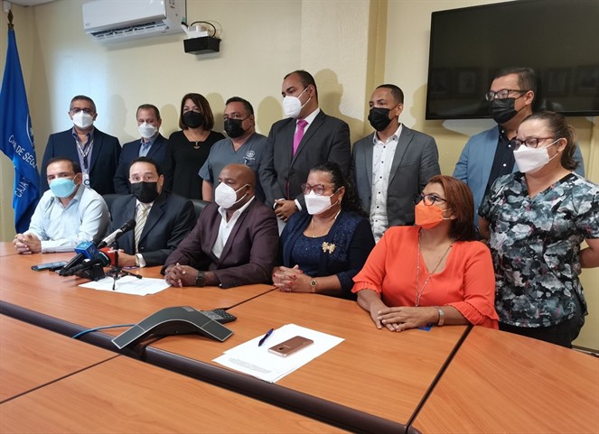 Noticia Radio Panamá | Acuerdo en firme entre técnicos de laboratorio clínico y autoridades de salud