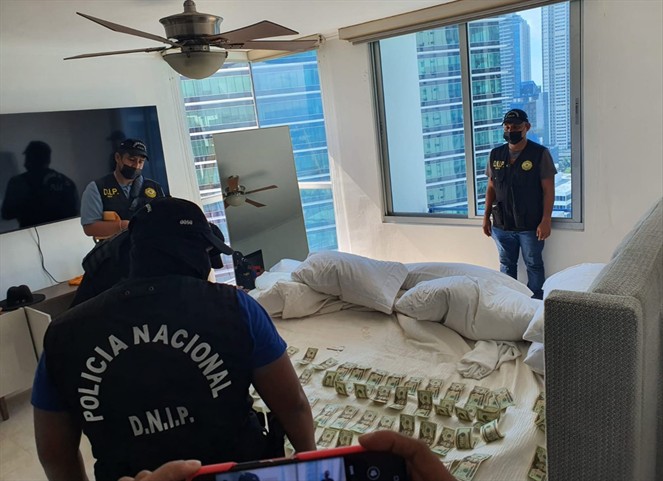Noticia Radio Panamá | Detienen a colombiano en Costa del Este y encuentran droga y más de mil 300 dólares en una apartamento