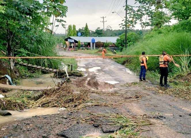 Noticia Radio Panamá | Cinco viviendas en El Mastranto de La Chorrera sufren inundaciones por fuertes lluvias de esta tarde