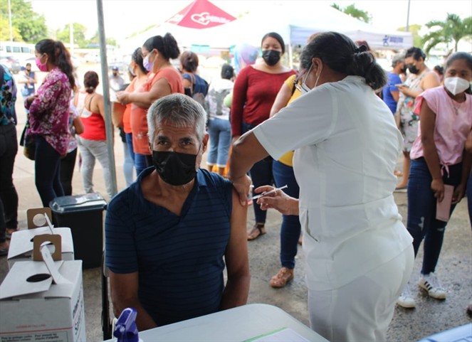 Noticia Radio Panamá | Ministerio de Salud hace llamado a colocarse la cuarta dosis contra la Covid-19