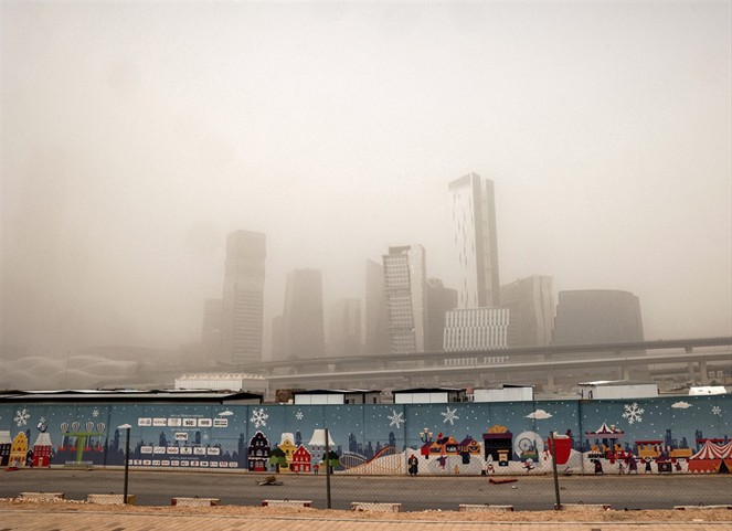 Noticia Radio Panamá | Tormenta de arena envuelve capital de Arabia Saudita en una neblina gris