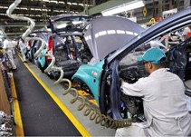 Noticia Radio Panamá | Rusia reduce normas de fabricación de coches ante escasez de componentes eléctricos y repuestos