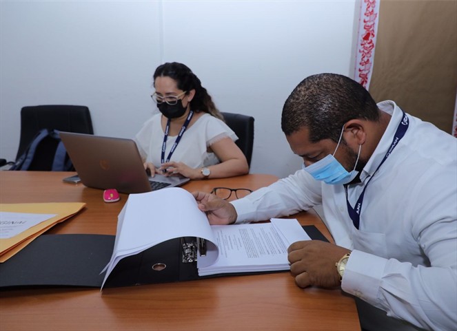 Noticia Radio Panamá | Dos empresas interesadas en la compra de equipo pesado para el IDAAN