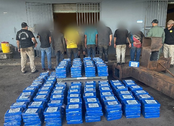 Noticia Radio Panamá | Autoridades sacan de las calles 1.8 toneladas de drogas