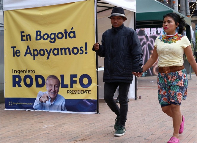 Noticia Radio Panamá | Colombia, ante un balotaje incierto entre dos modelos radicales de cambio