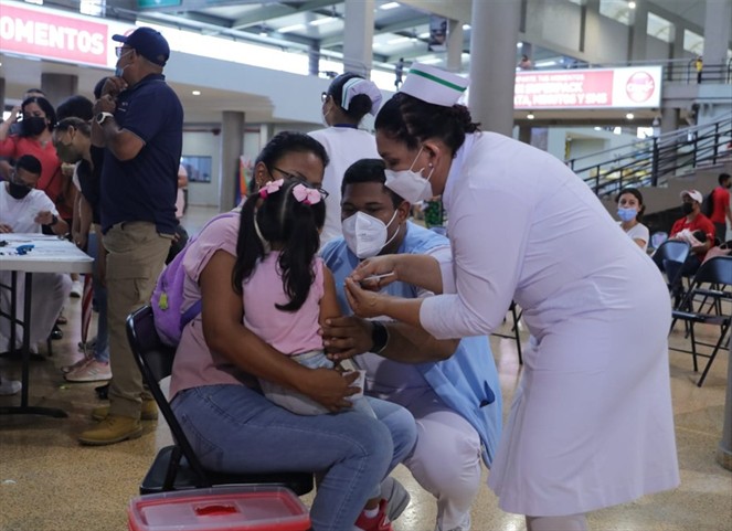 Noticia Radio Panamá | Niños de 6 meses de nacidos podrían ser vacunados en Panamá contra la Covid-19