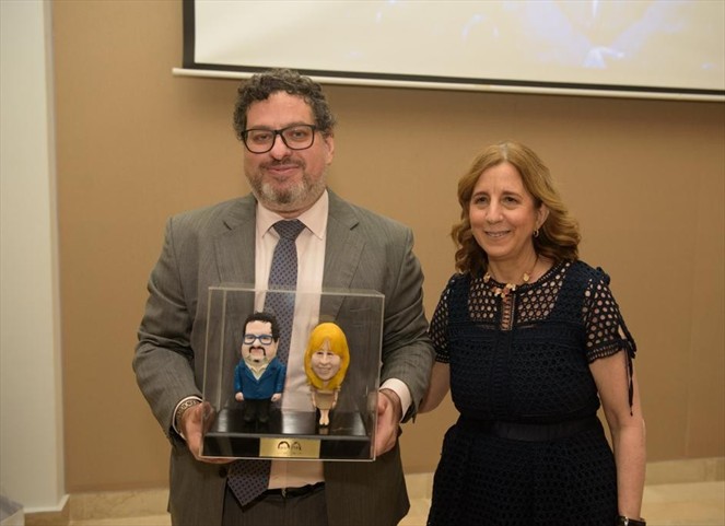 Noticia Radio Panamá | El rabino Gustavo Kraselnik y su esposa Ruthy celebraron 20 años al frente de KSI