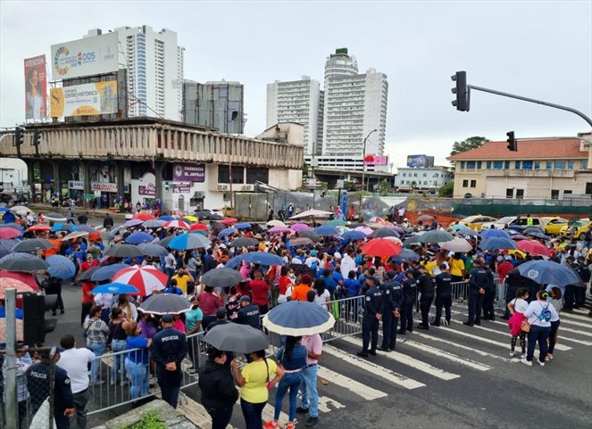 Noticia Radio Panamá | Educadores anuncian paro de labores por 72 horas prorrogables
