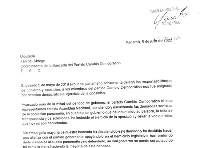 Noticia Radio Panamá | Ana Giselle Rosas, Rony Araúz y Edwin Zúñiga renuncian a la bancada de Cambio Democrático