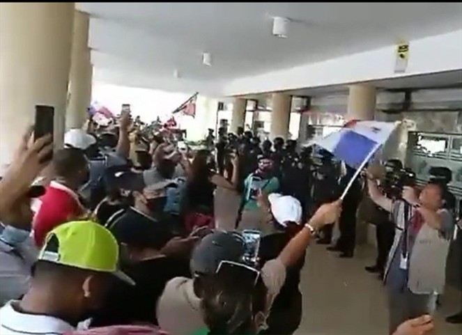 Noticia Radio Panamá | Piden que mesa de dialogo se traslade hacia la provincia de Chiriquí, en Veraguas los ánimos continúan caldeados
