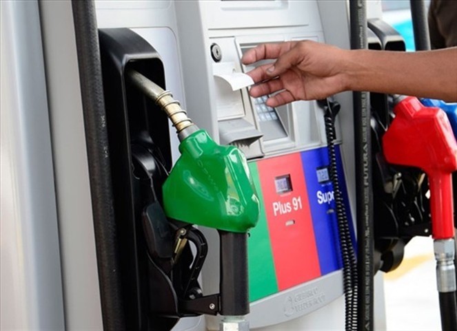 Noticia Radio Panamá | Anuncian nuevos precios del combustible, registran bajas de hasta 0.50 centavos