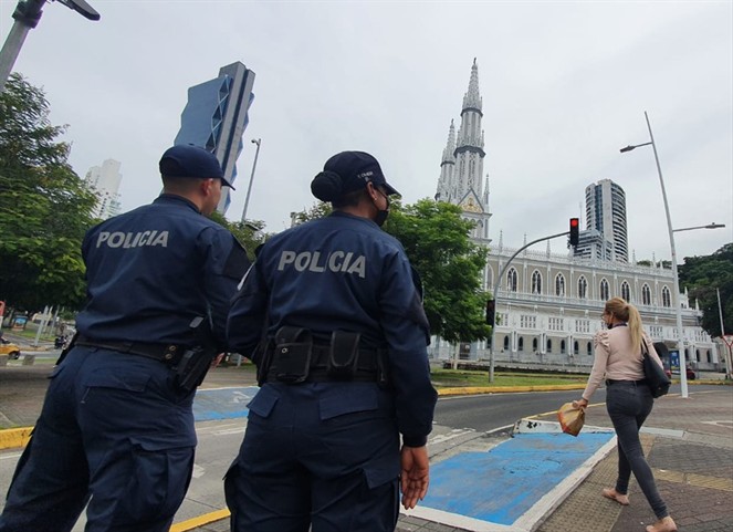 Noticia Radio Panamá | Intensifican presencia policial en paradas y estaciones del Metro
