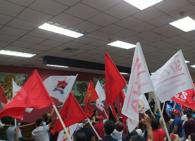 Noticia Radio Panamá | Operadores de Mi Bus suspenden el llamado a paro, hubo firma de la Convención Colectiva