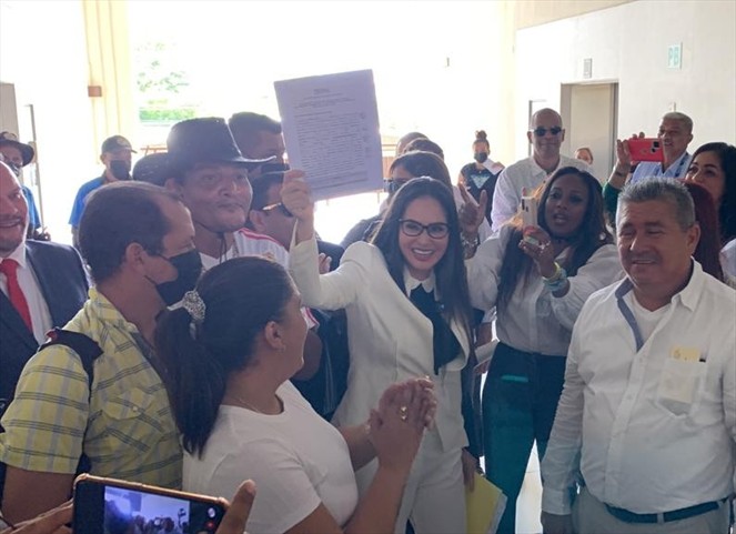 Noticia Radio Panamá | Zulay Rodríguez presenta su precandidatura presidencial por la libre postulación ‘¡Basta del juega vivo!’