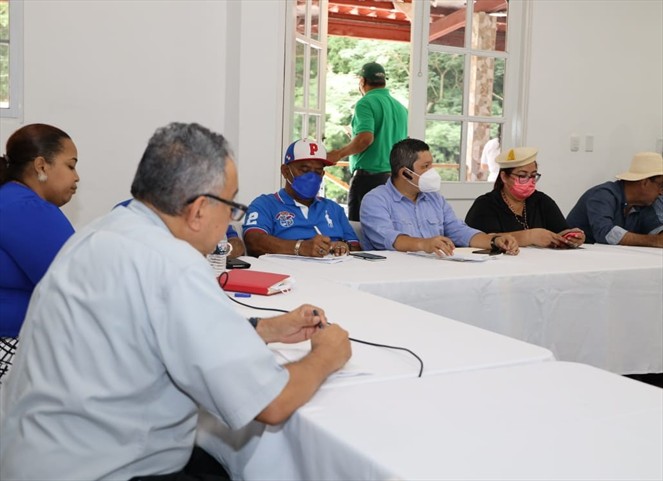 Noticia Radio Panamá | Ulloa advierte que empresarios y productores entrarán a la mesa del diálogo en una segunda fase