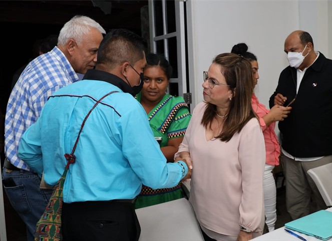 Noticia Radio Panamá | Mesa Única de Diálogo aprobó el 5.5% del Producto Interno Bruto para la educación en 2023