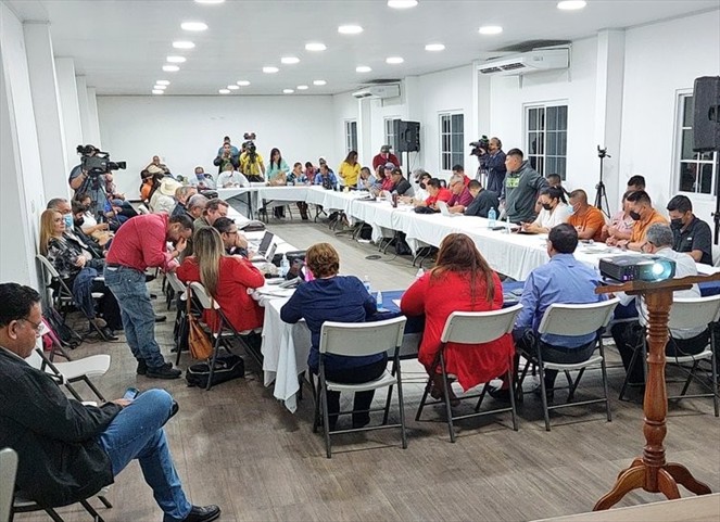 Noticia Radio Panamá | Mesa única del diálogo fue retomada; abordaron el tema de energía eléctrica logrando 15 consensos y 3 disensos