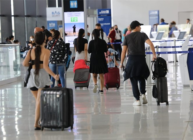 Noticia Radio Panamá | Aumenta cantidad de pasajeros en el Aeropuerto Internacional de Tocumen