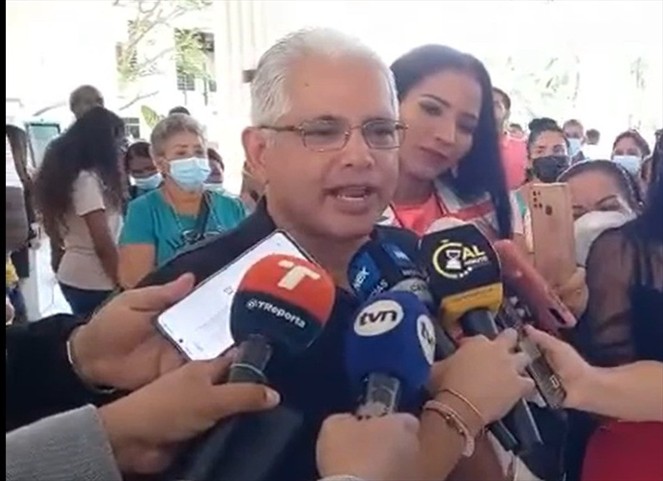Noticia Radio Panamá | Blandón critica a miembros de partidos políticos que aspiran por la libre postulación