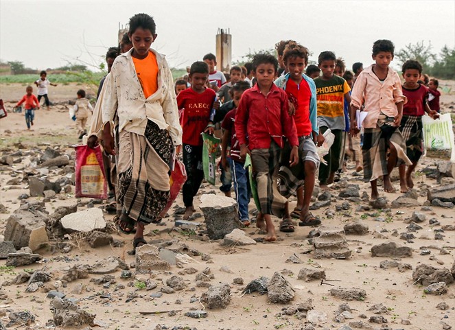 Noticia Radio Panamá | Niños en Yemen faltan a la escuela para sobrevivir a la miseria y la guerra