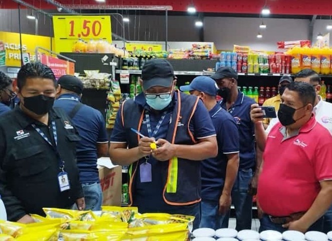 Noticia Radio Panamá | Sancionan a cuatro comercios en Bocas del Toro por incumplir el decreto número 13 del control de precios