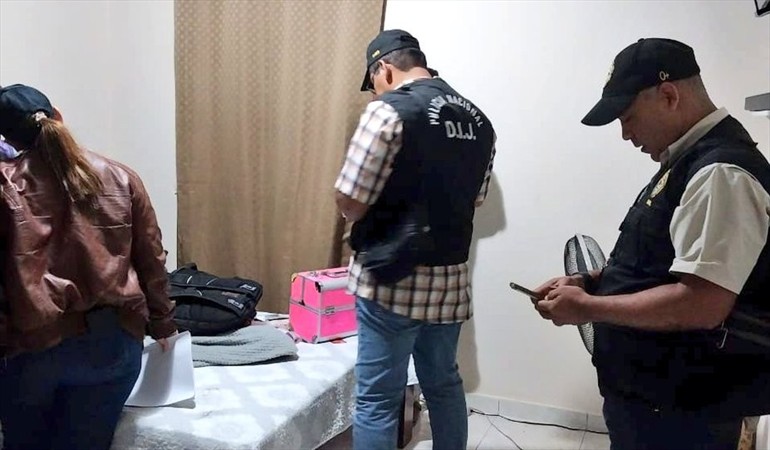 Noticia Radio Panamá | Capturan a un hombre en Los Santos vinculado a 40 casos de estafa; recogió más de $170 mil