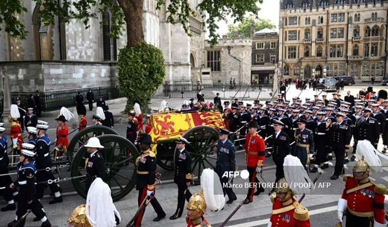 Noticia Radio Panamá | Reino Unido despide a Isabel II en el funeral del siglo