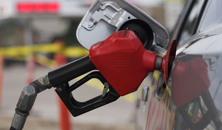 Featured image for “Gasolina de 95 y 91 registrarán una baja en su precio y el diésel subirá desde el viernes”