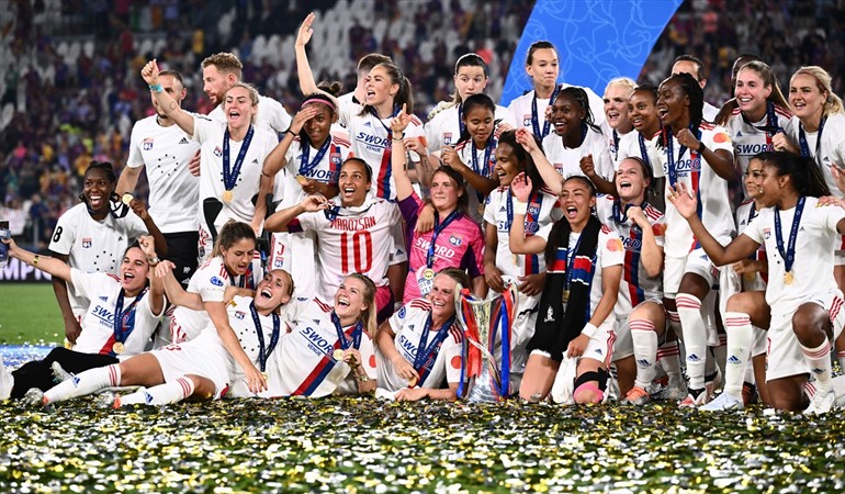 Featured image for “El Lyon derrota 3-1 al Barcelona en la final de la Liga de Campeones femenina”