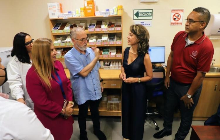 Noticia Radio Panamá | Abre sus puertas, en el San Felipe Neri, primera farmacia externa de la Caja de Seguro Social