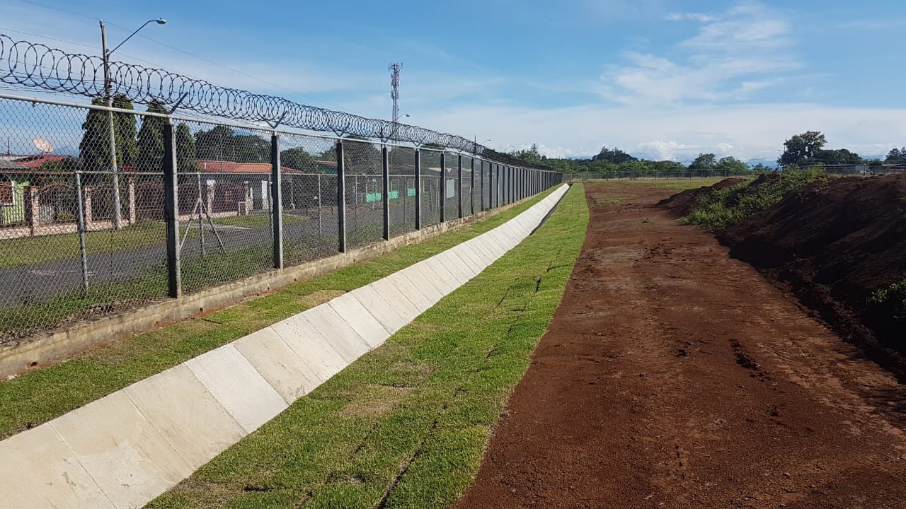 Noticia Radio Panamá | En un 85% avanzan trabajos del sistema de drenajes pluviales en el aeropuerto Enrique Malek de Chiriquí