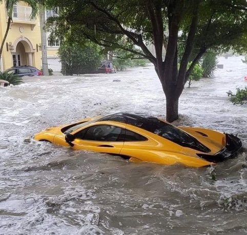 Featured image for “Huracán ‘Ian’ sale de Florida tras dejar un rastro de inundaciones, apagones y destrucción”