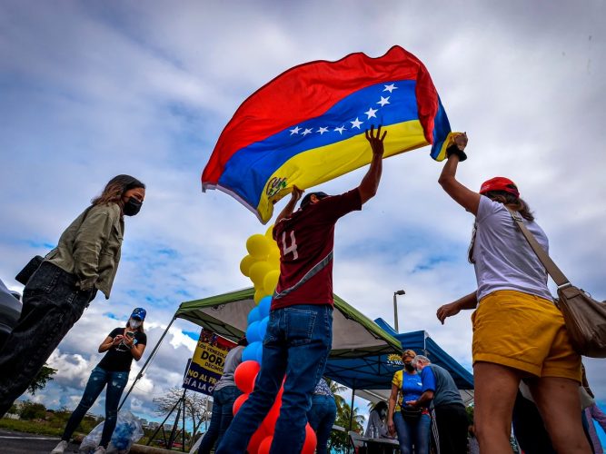 Noticia Radio Panamá | Venezolanos que ingresaron a Panamá por Darién podrán regresar a su país por el Aeropuerto de Tocumen