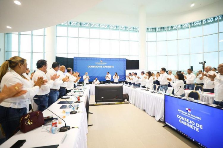 Noticia Radio Panamá | Gabinete aprueba extender aportes al Fondo de Estabilización Tarifaria que beneficia a 92% de los clientes de energía eléctrica