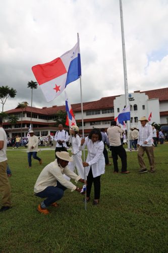 Noticia Radio Panamá | Realizan tradicional siembra de banderas en Ciudad de Saber, dan la bienvenida a fiestas patrias