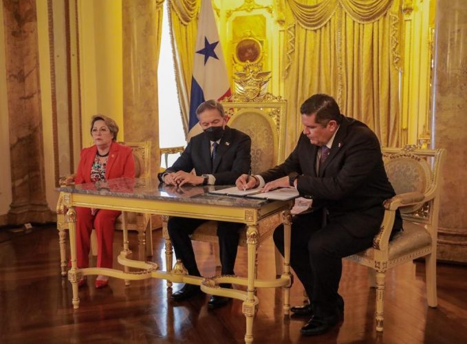 Presidente Cortizo  sancionó la Ley que establece la Política Criminológica