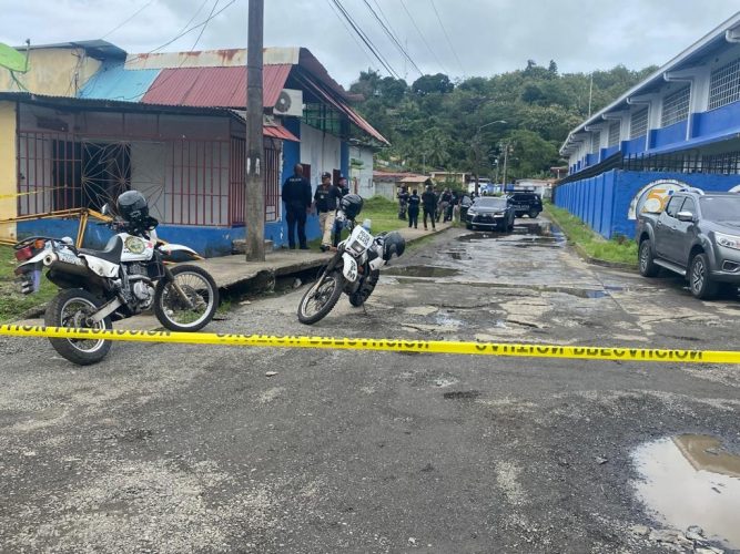 Featured image for “Doble homicidio en la provincia de Colón, subdirector de la Policía realiza operativo para capturar a los responsables”