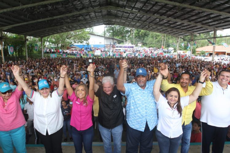 Noticia Radio Panamá | Expresidente Ricardo Martinelli promete línea del metro hasta Capira
