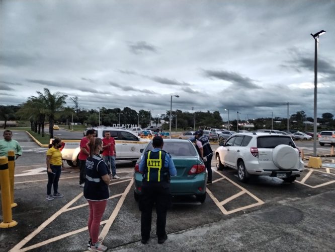Defensoría del Pueblo supervisa estacionamientos a personas con discapacidad en Veraguas