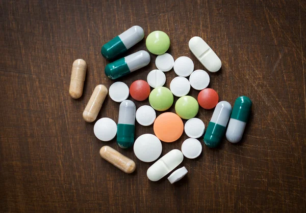 Featured image for “Establecen fecha tope para la comercialización  de medicamentos precursores”