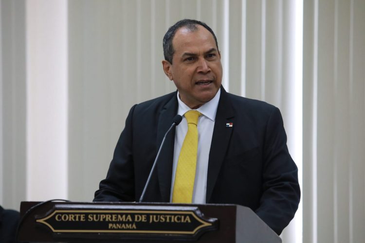 Pleno de la Corte escoge a Luis Alfonso Guerrera Morales y Jacob Spooner, como nuevos magistrados principal y suplente del TE