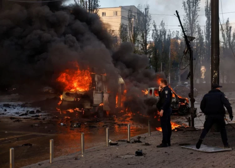 Noticia Radio Panamá | Al menos 10 muertos y 60 heridos tras bombardeos rusos en Kiev