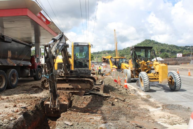 Noticia Radio Panamá | Realizan trabajos de reparación de calles y habilitan desvíos en La Pesa de La Chorrera, por Ampliación a Seis Carriles del Corredor de Playas